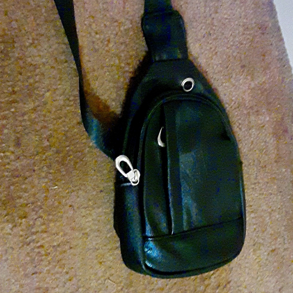 Fashionable cross body tote